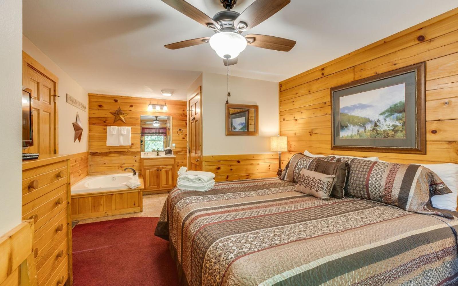 Hugs N Kisses Pool Table Hot Tub Pool Table Community Pool Close To Downtown Gatlinburg Exterior photo