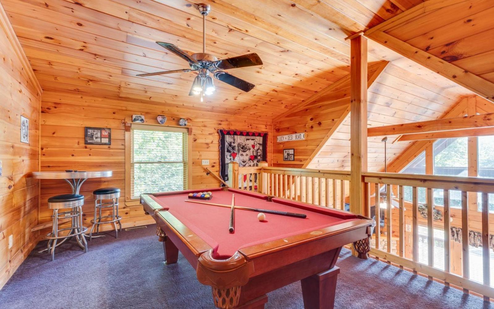 Hugs N Kisses Pool Table Hot Tub Pool Table Community Pool Close To Downtown Gatlinburg Exterior photo